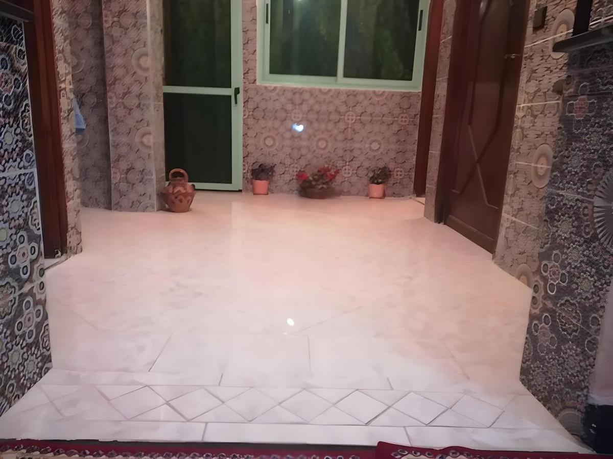 Appartement Spacious - Near Airport - Perfect For Groops! *
