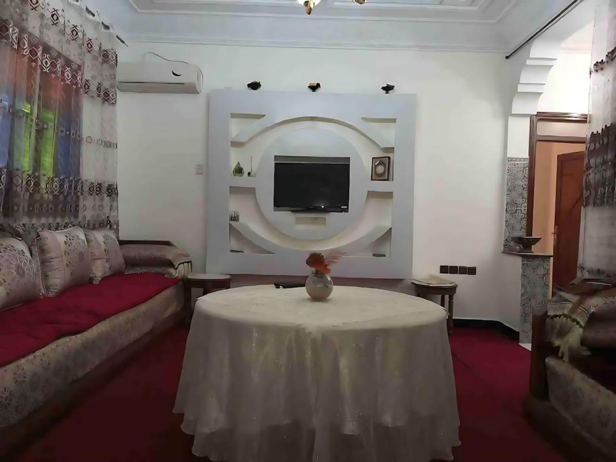 Appartement Spacious - Near Airport - Perfect For Groops!